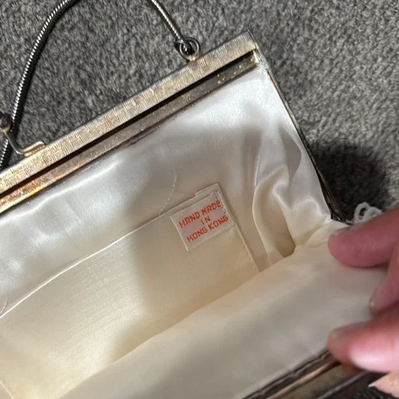 Elegant White Beaded Clutch - Picture 5 of 6